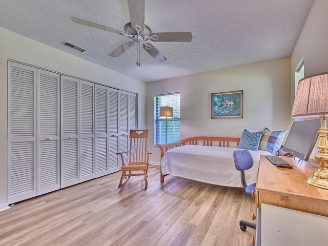 9901 SE Little Club Way N, Tequesta, FL 33469