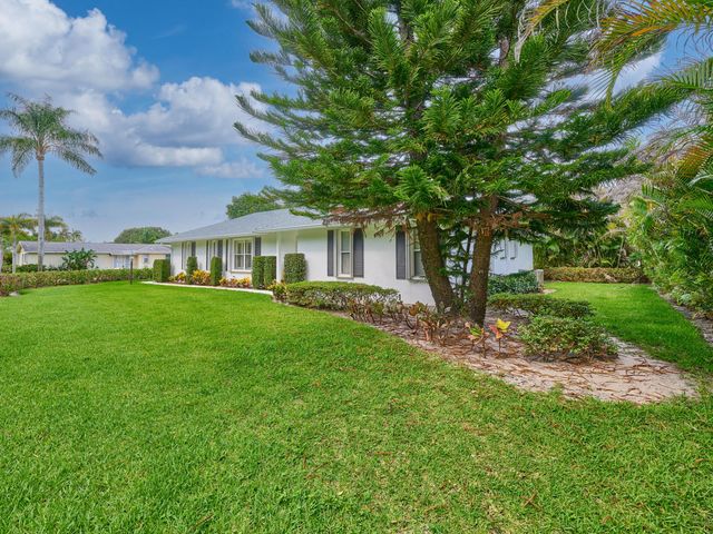 9901 SE Little Club Way N, Tequesta, FL 33469