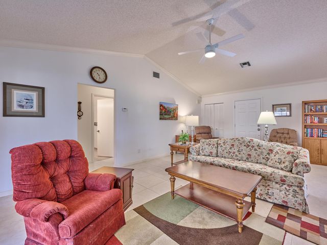 9901 SE Little Club Way N, Tequesta, FL 33469