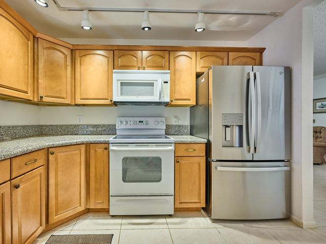 9901 SE Little Club Way N, Tequesta, FL 33469