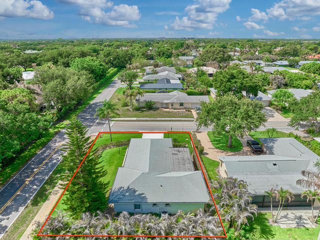 9901 SE Little Club Way N, Tequesta, FL 33469