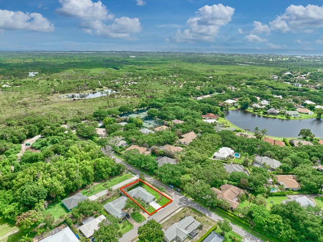 9901 SE Little Club Way N, Tequesta, FL 33469