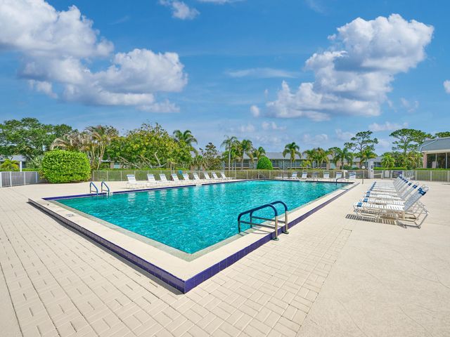 9901 SE Little Club Way N, Tequesta, FL 33469