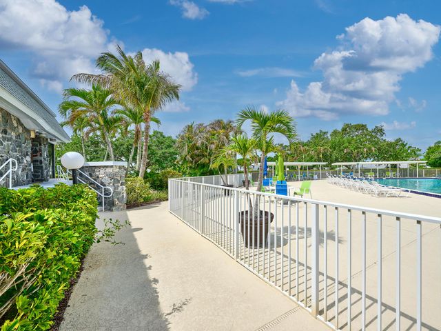 9901 SE Little Club Way N, Tequesta, FL 33469