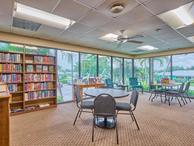 9901 SE Little Club Way N, Tequesta, FL 33469