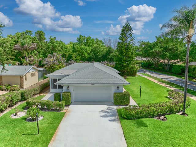 9901 SE Little Club Way N, Tequesta, FL 33469