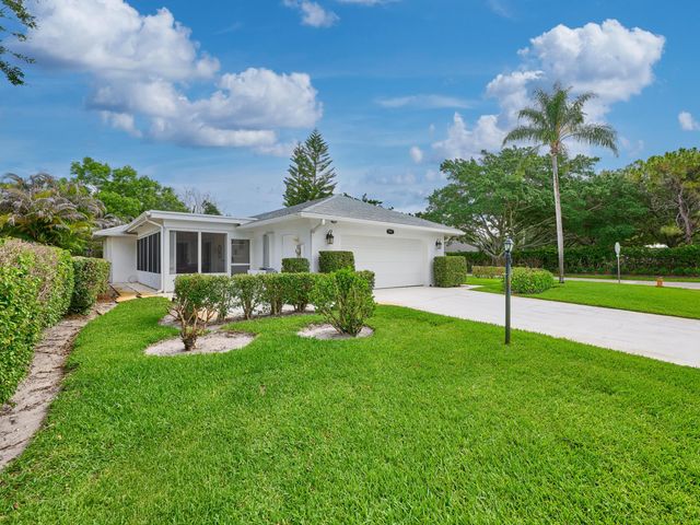 9901 SE Little Club Way N, Tequesta, FL 33469