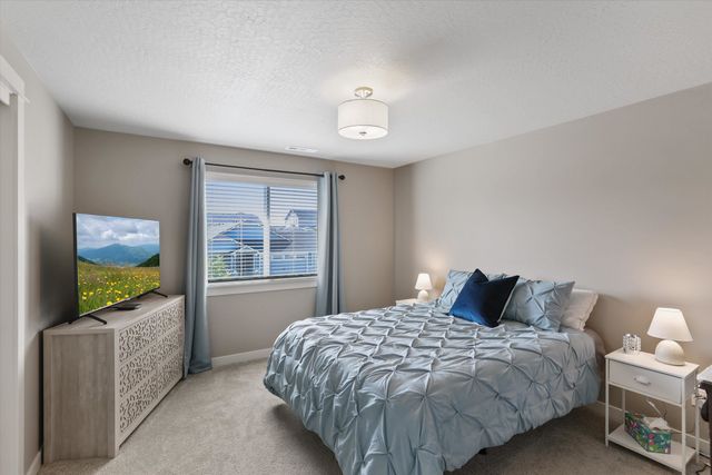 18451 E 17th Ave, Greenacres, WA 99016