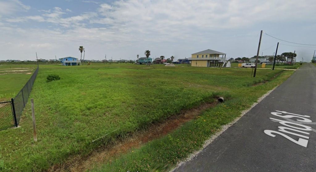 4003 2nd Street, Galveston, TX 77554