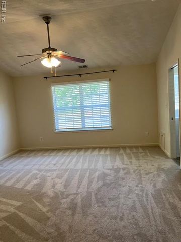 8 Cannonball CIR, Hampton, VA 23669