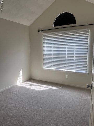 8 Cannonball CIR, Hampton, VA 23669