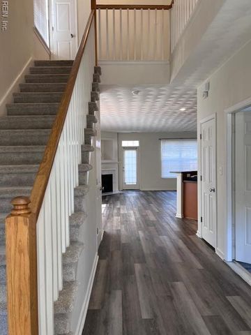 8 Cannonball CIR, Hampton, VA 23669