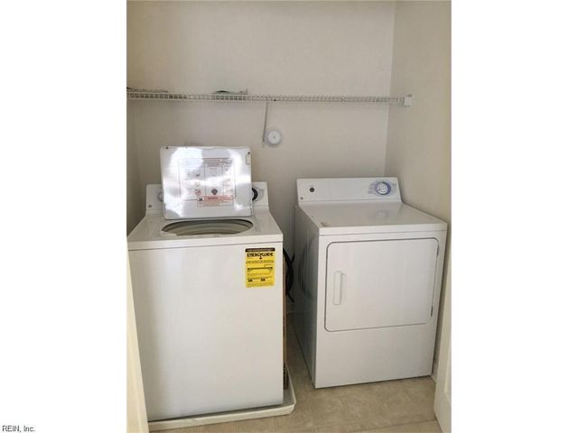 8 Cannonball CIR, Hampton, VA 23669