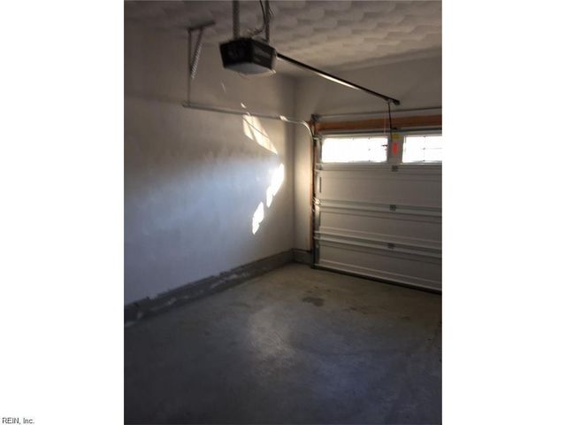 8 Cannonball CIR, Hampton, VA 23669