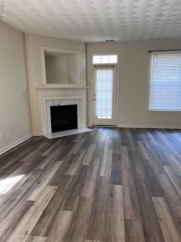 8 Cannonball CIR, Hampton, VA 23669