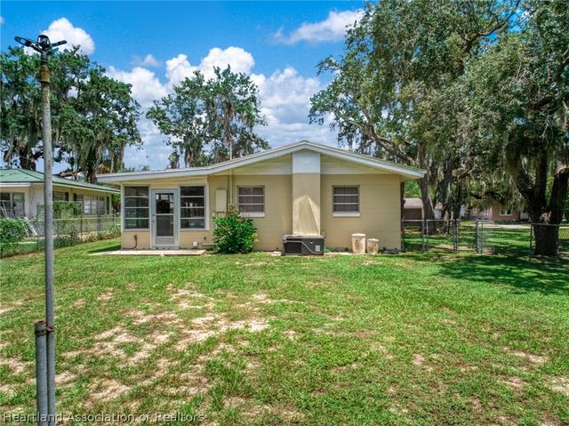 1304 Nahaw Avenue, Sebring, FL 33870