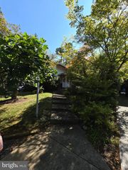 11902 UH ENID DR, Potomac, MD 20854