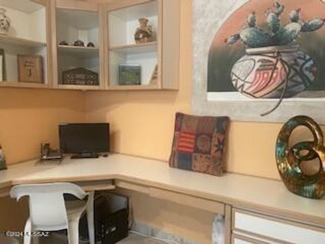 8601 N Johnny Miller Drive, Tucson, AZ 85704