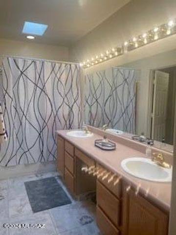 8601 N Johnny Miller Drive, Tucson, AZ 85704