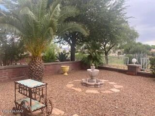 8601 N Johnny Miller Drive, Tucson, AZ 85704