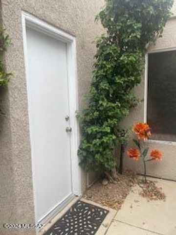 8601 N Johnny Miller Drive, Tucson, AZ 85704