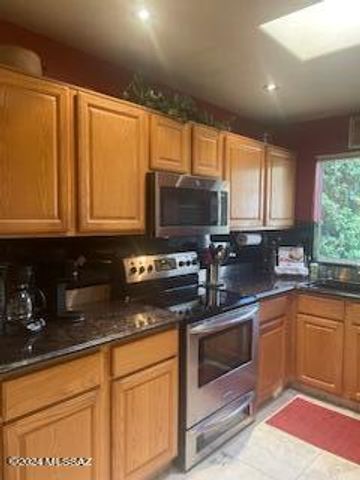 8601 N Johnny Miller Drive, Tucson, AZ 85704