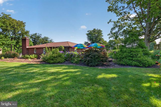 16 HOWARD DR, East Berlin, PA 17316