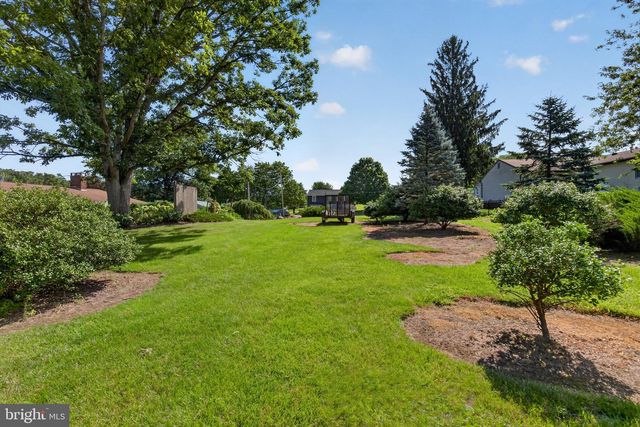 16 HOWARD DR, East Berlin, PA 17316