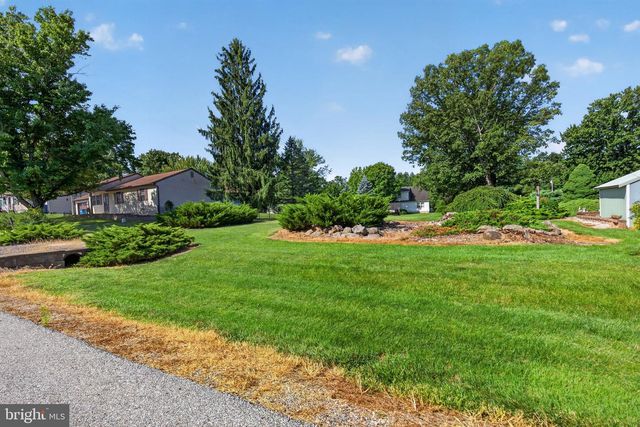 16 HOWARD DR, East Berlin, PA 17316