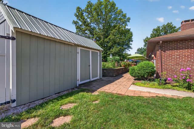 16 HOWARD DR, East Berlin, PA 17316