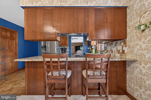 16 HOWARD DR, East Berlin, PA 17316