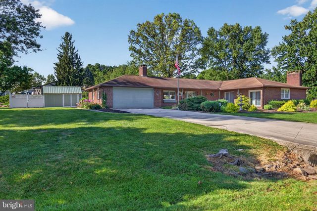 16 HOWARD DR, East Berlin, PA 17316
