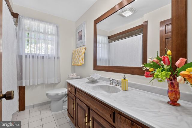 16 HOWARD DR, East Berlin, PA 17316
