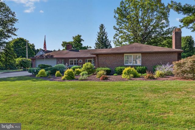 16 HOWARD DR, East Berlin, PA 17316