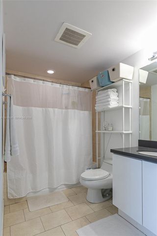 90 SW 3rd St 1611, Miami, FL 33130