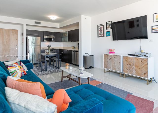 90 SW 3rd St 1611, Miami, FL 33130
