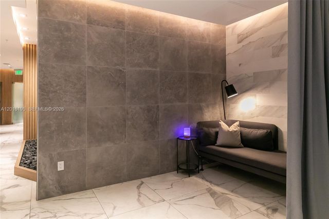 90 SW 3rd St 1611, Miami, FL 33130