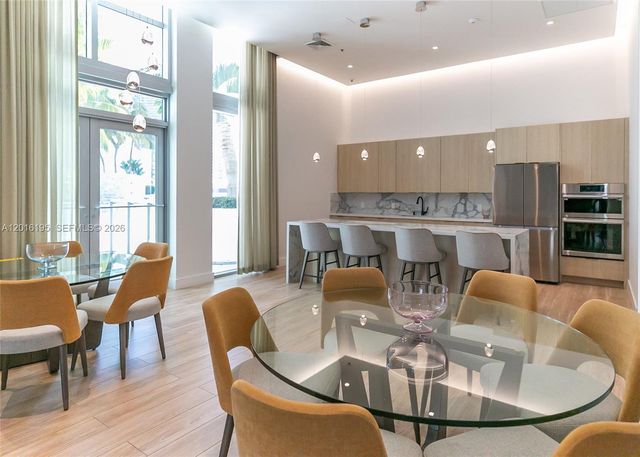 90 SW 3rd St 1611, Miami, FL 33130