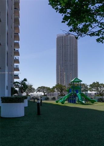 90 SW 3rd St 1611, Miami, FL 33130