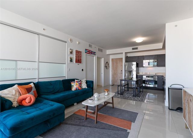 90 SW 3rd St 1611, Miami, FL 33130