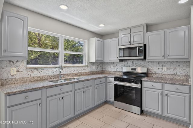 7015 MISS MUFFET Lane N, Jacksonville, FL 32210