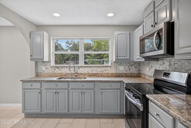 7015 MISS MUFFET Lane N, Jacksonville, FL 32210