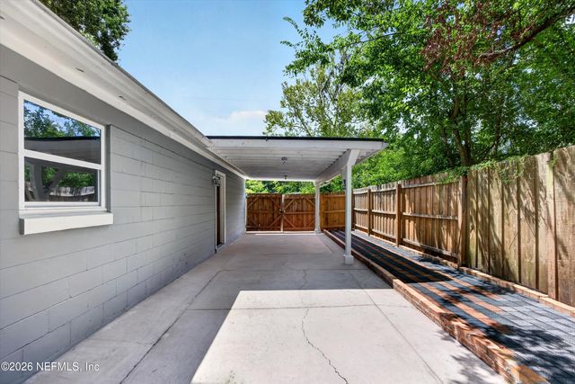 7015 MISS MUFFET Lane N, Jacksonville, FL 32210