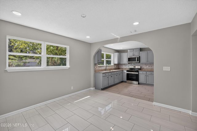 7015 MISS MUFFET Lane N, Jacksonville, FL 32210