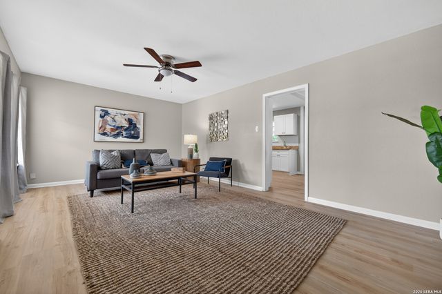 214 WINN AVE, Universal City, TX 78148