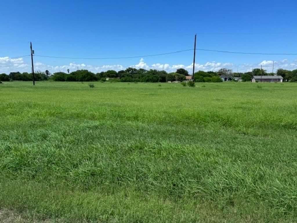 9356 County Road 1612, Taft, TX 78390