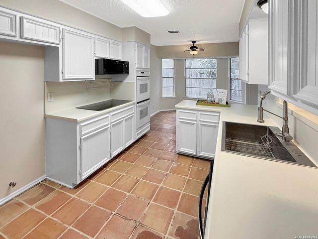 14707 Chimney Way, San Antonio, TX 78232