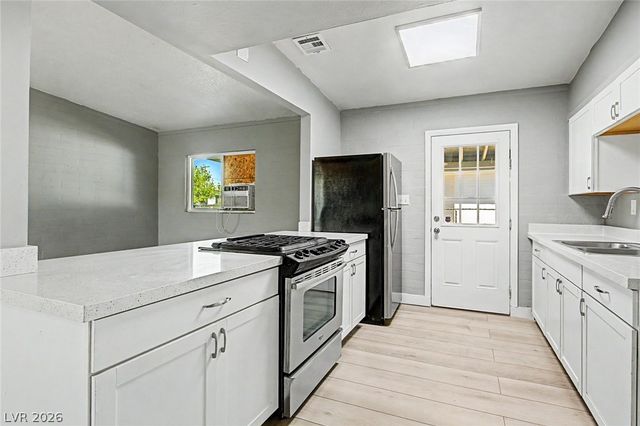 104 Stanford Street, Las Vegas, NV 89107