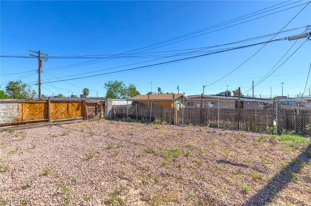 104 Stanford Street, Las Vegas, NV 89107