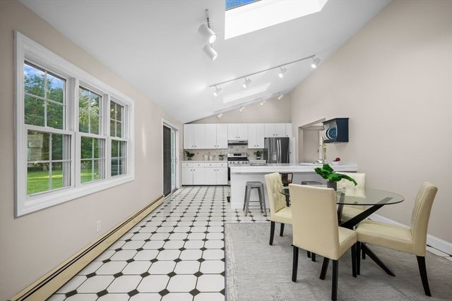 5 Elm Street, Upton, MA 01568